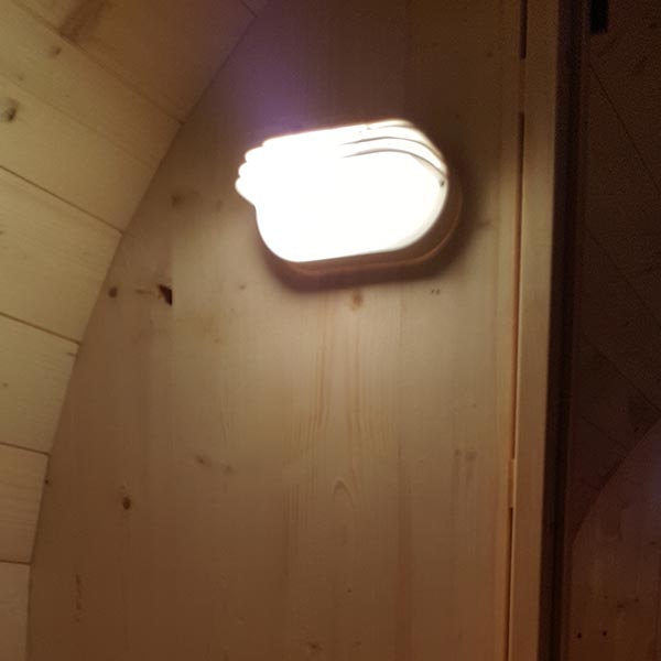 kuva pukuhuoneen lampun
